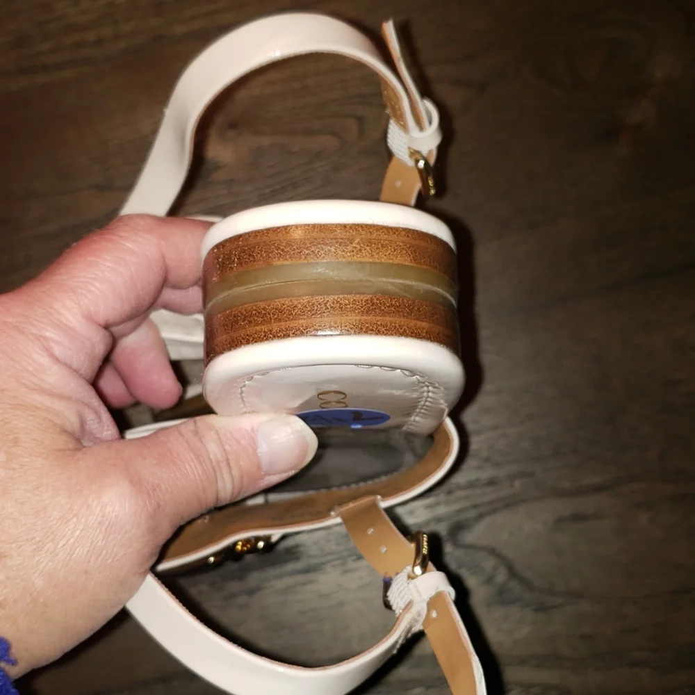 New Coach Caterine Patent Leather T Strap Sandal - Picture 7 of 8